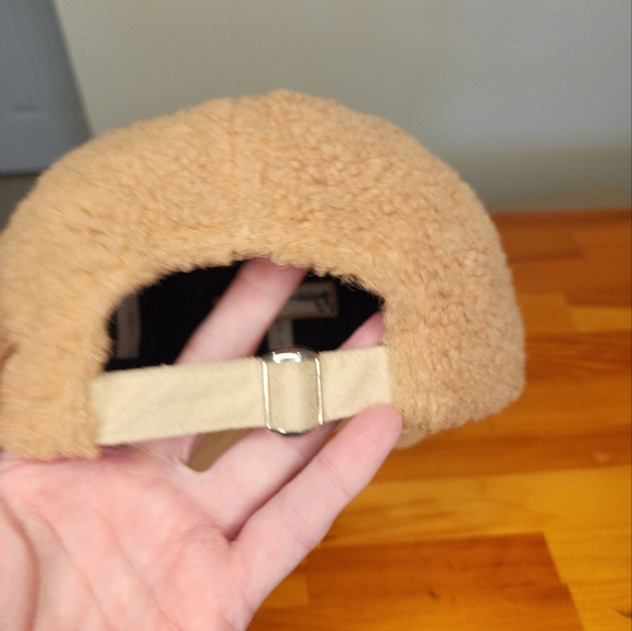 NWOT Zyia Camel Sherpa Cap - Picture 3 of 5